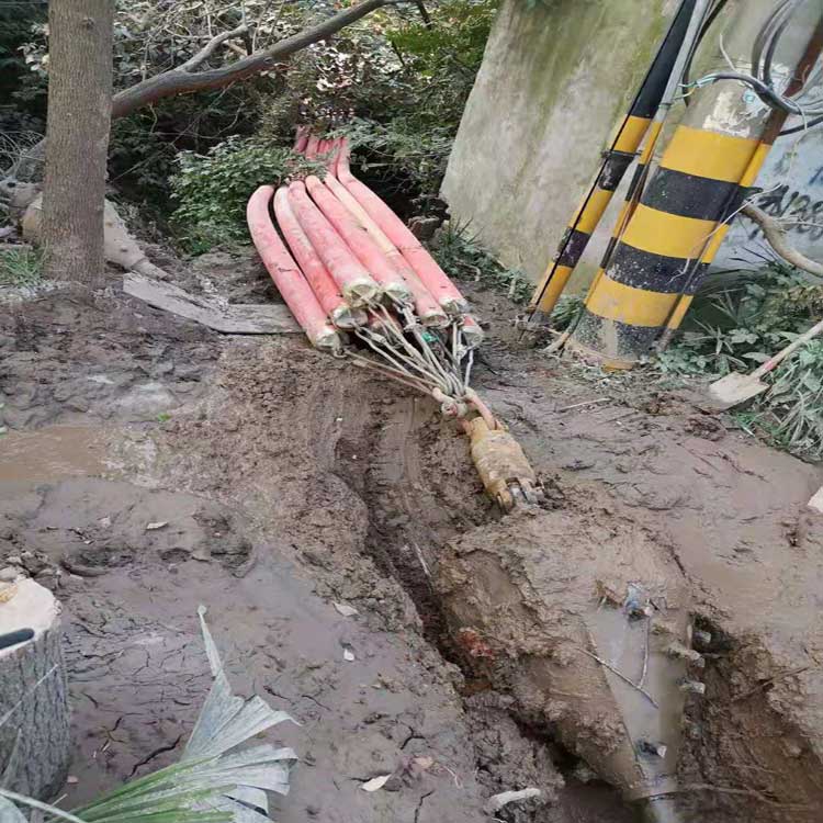 乌马河拖拉管